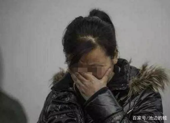 男子田裡救個女孩,妻子一看臉色驟變,男子做個決定鄰居給他跪了