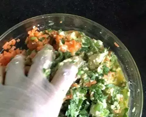 豆腐做成餅,香得讓人無法自拔,外酥內嫩,想吃的快來試試哦!