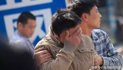 老婆登門感謝我的親弟弟,弟弟出院後,我讓老婆在離婚協議上簽字
