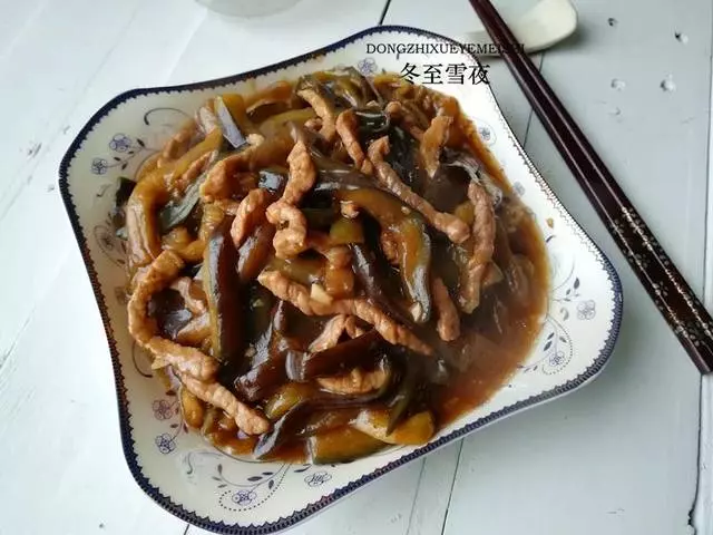 做茄子不用油炸,味道還好吃下飯不油膩,教你做茄子的小竅門