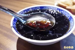 桃園老街溪遭亂倒腐爛蔬果 市府揪兇求償1 5萬