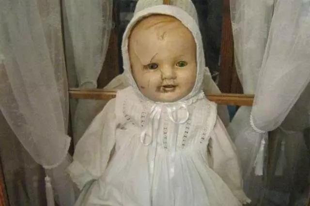 《5個真實存在鬼娃娃》沒想到看起來都如此普通...
