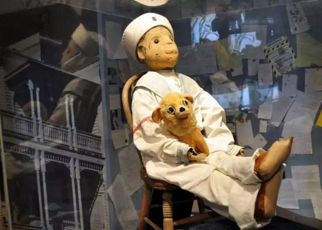 《5個真實存在鬼娃娃》沒想到看起來都如此普通...