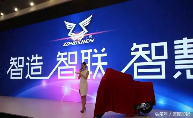 比亞喬發布全新SR MAX300踏板車,售價3.98萬!這價格令人唏噓!