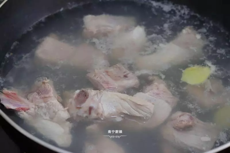 想讓排骨湯更好喝,只需要加入「它」,湯水更鮮甜,營養更豐富