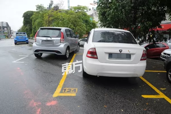 【駕駛人注意】車放白格停車位遭開罰單 隆市局:民眾只能在黃格停車