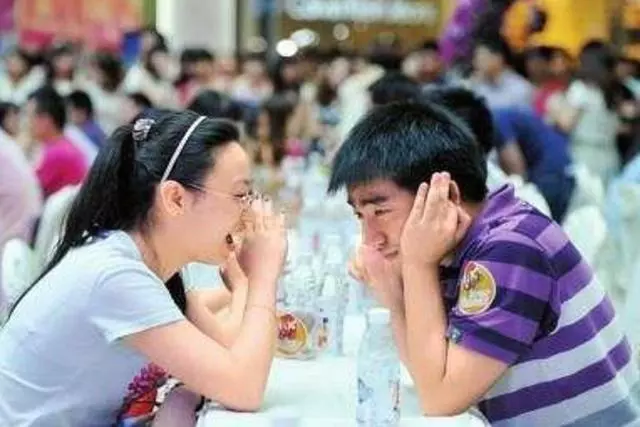 老婆難產,我要求保大人,母親卻要保孩子,我哭了