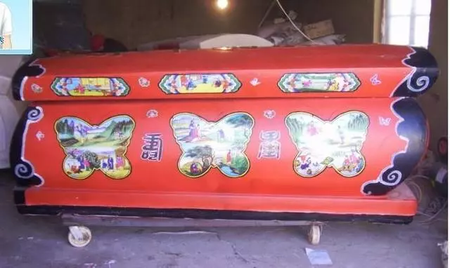 侄女未婚而亡,親嬸子講條件抬棺材,倆兒子你選一個吧