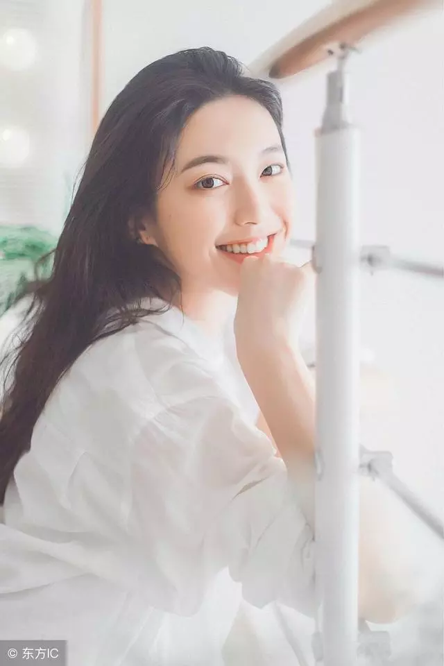 先生,我們已經錢貨兩清了,卻不想男人將一直婚書遞給了她
