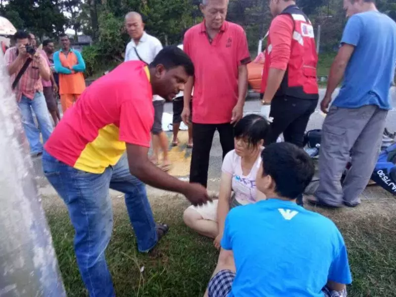 姐妹共騎摩哆上學遭撞後逃.妹妹身亡陰陽相隔