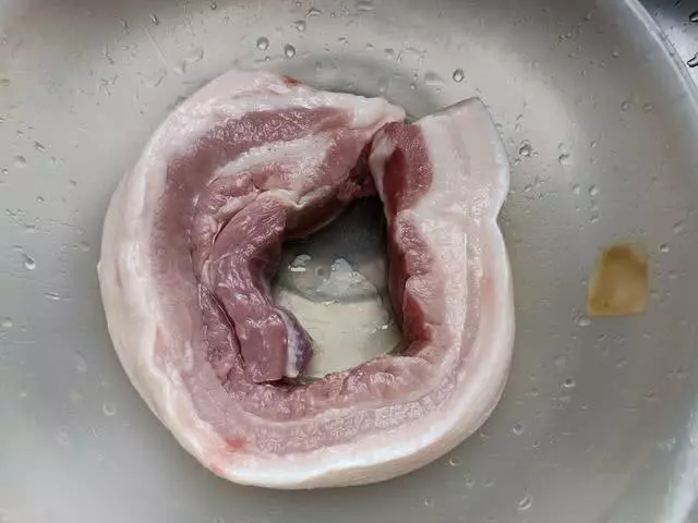 教你1招,紅燒肉不油不膩,香甜鬆軟,關鍵在第4步,很多人做錯了!