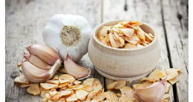 大蒜炒菜會致癌?這些你經常吃的食物,比大蒜危險幾百倍