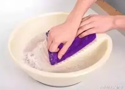衣服不管染上什麼,用這招都能洗掉,太實用了!