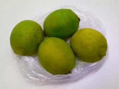 超萬能「冷凍檸檬片」做法~沒想到還能「這樣用」!趕緊試一試,效果超棒!