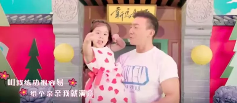 「小泡芙」嬰兒照首度曝光,6個月大就萌翻天!網友猛讚「好可愛!」