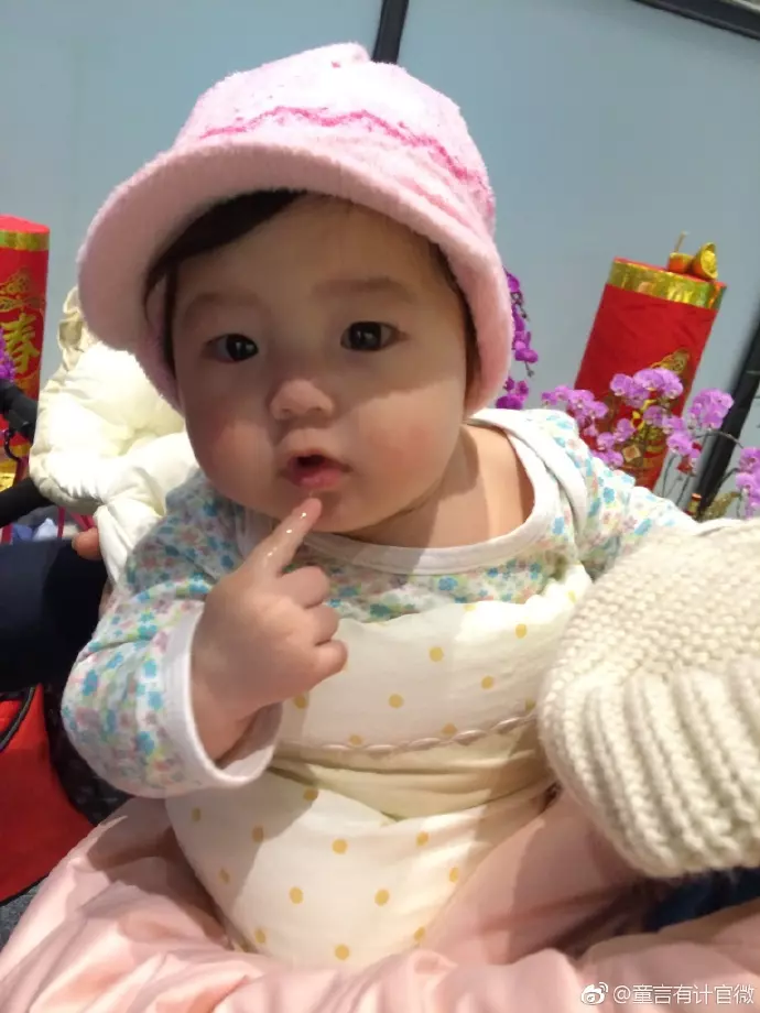 「小泡芙」嬰兒照首度曝光,6個月大就萌翻天!網友猛讚「好可愛!」