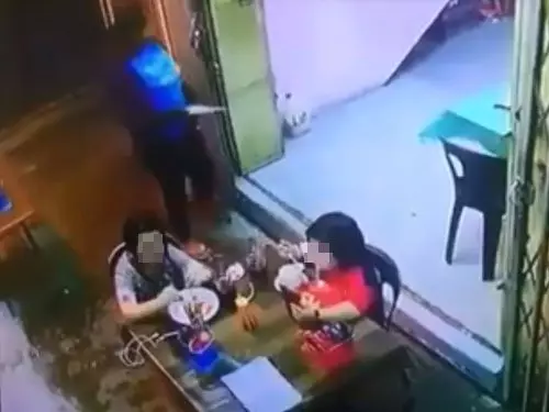 家長請注意 她......連小孩手機也不放過!