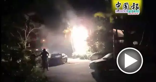 (有現場視頻)疑電線短路國能電箱大火後發出爆炸聲