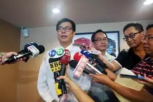 插隊還嗆別人閉嘴 險釀肢體衝突