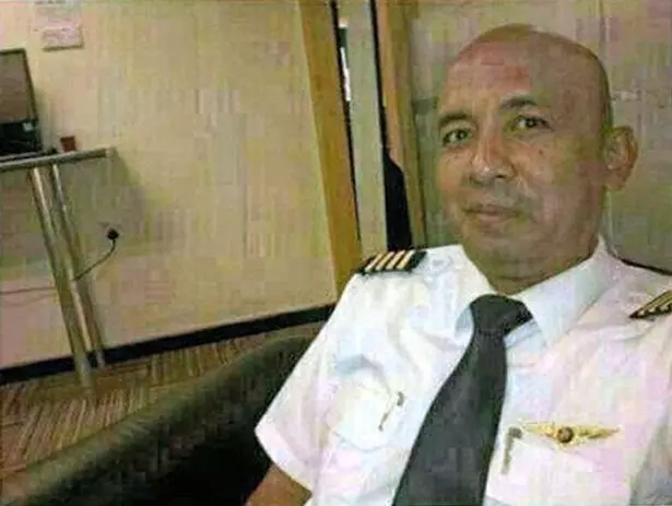 最新爆料【英媒爆MH370機長生前不為人知的秘密】曾經勾搭華裔姐妹花 -