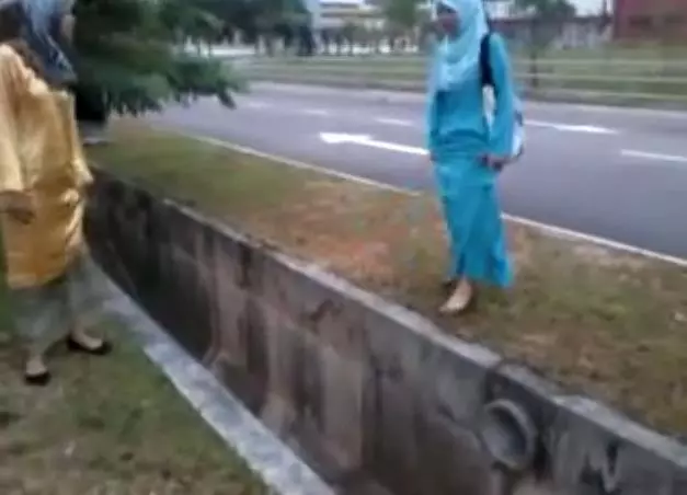 你知道本地馬來妹最大的難題是什麼嗎?看了這段視頻,我才明白笑翻了 -