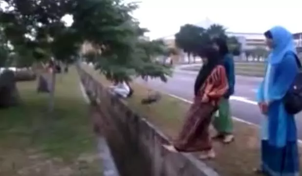你知道本地馬來妹最大的難題是什麼嗎?看了這段視頻,我才明白笑翻了 -