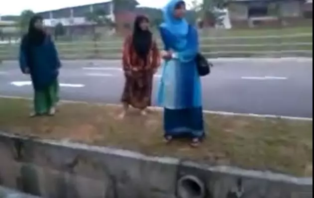 你知道本地馬來妹最大的難題是什麼嗎?看了這段視頻,我才明白笑翻了 -