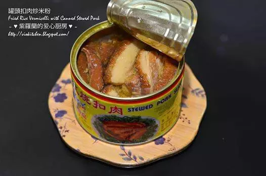 【罐頭扣肉米粉】要如何把米粉炒的Q,不結團不沾鍋,其實是很簡單 -