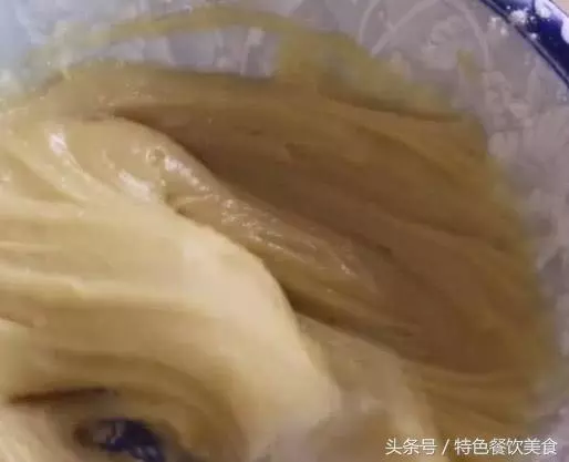 做月餅不用買烤箱了,教你在家用電餅鍋就能做,2分鐘就學會 -