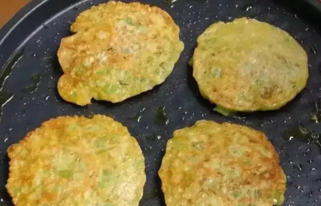「絲瓜」好吃的新做法,不用炒不做湯,簡單做好吃又下飯!