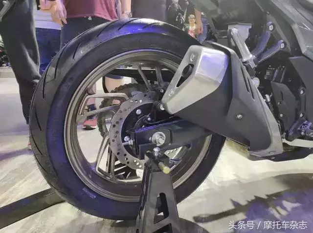 沒開發布會也看點十足,豪爵展位上這些車都是怎麼一回事?