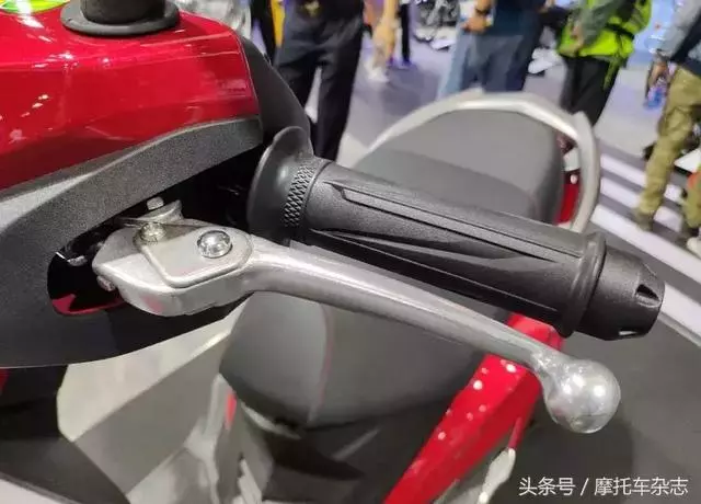沒開發布會也看點十足,豪爵展位上這些車都是怎麼一回事?