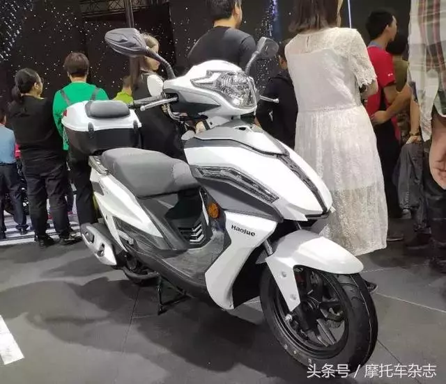 沒開發布會也看點十足,豪爵展位上這些車都是怎麼一回事?