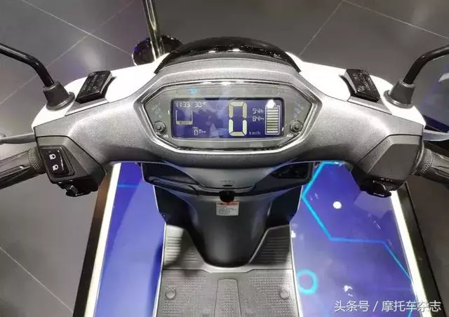 沒開發布會也看點十足,豪爵展位上這些車都是怎麼一回事?
