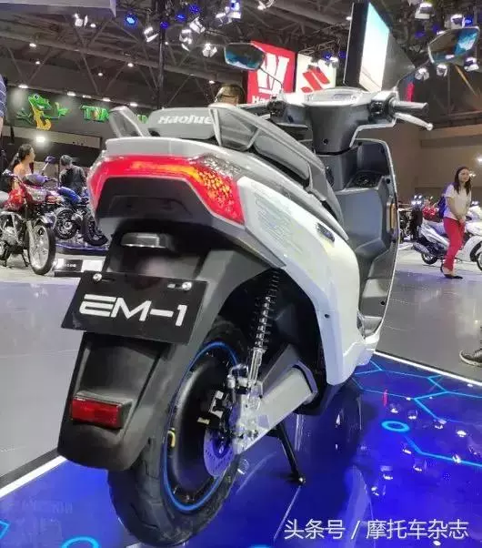 沒開發布會也看點十足,豪爵展位上這些車都是怎麼一回事?
