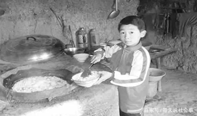 哥哥進城打工住我家,半年後回家經過車庫時,我把房子送給哥哥!