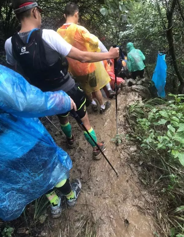 女跑者越野賽摔傷身亡令人扼腕,這些時候退賽才是最佳選擇