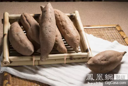 「蕃薯」被科學家稱作長壽神物,但99%人吃法都在糟蹋它的神奇功效!原來蕃薯必須和這項東西一起吃!