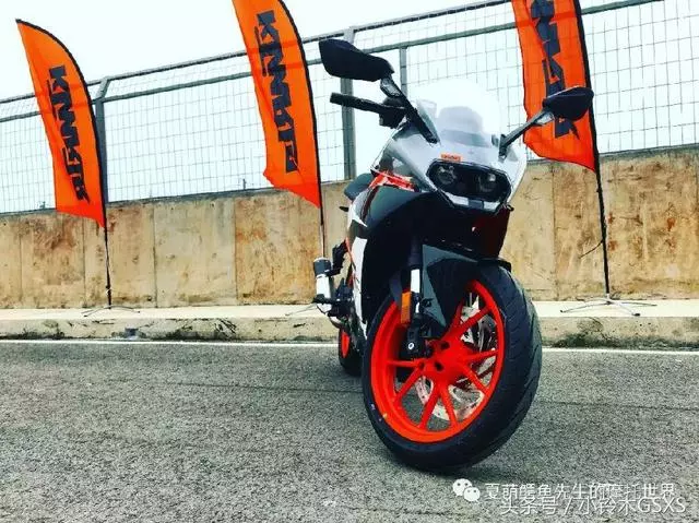 「純粹」的小排量運動型摩托車,賽道試駕2018款KTM RC390