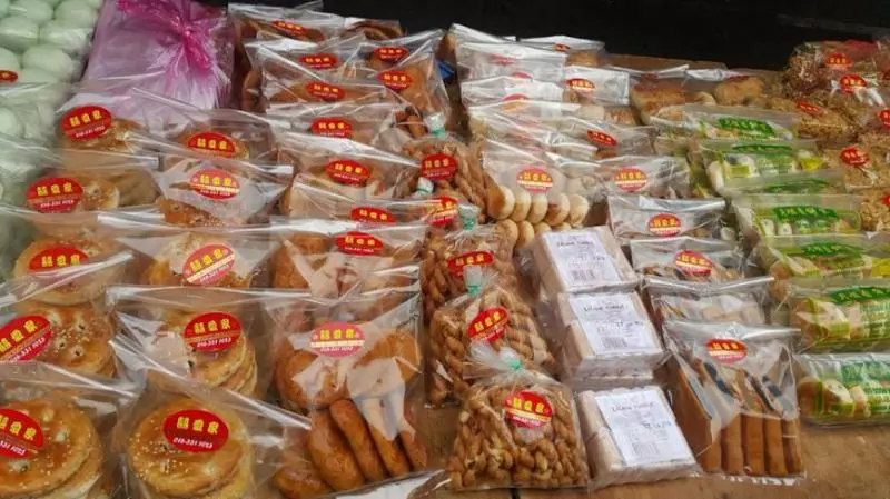 【態度決定一切!】90後的她曾經出了名「串」到爆,如今在Pasar賣糕點月入RM10K!