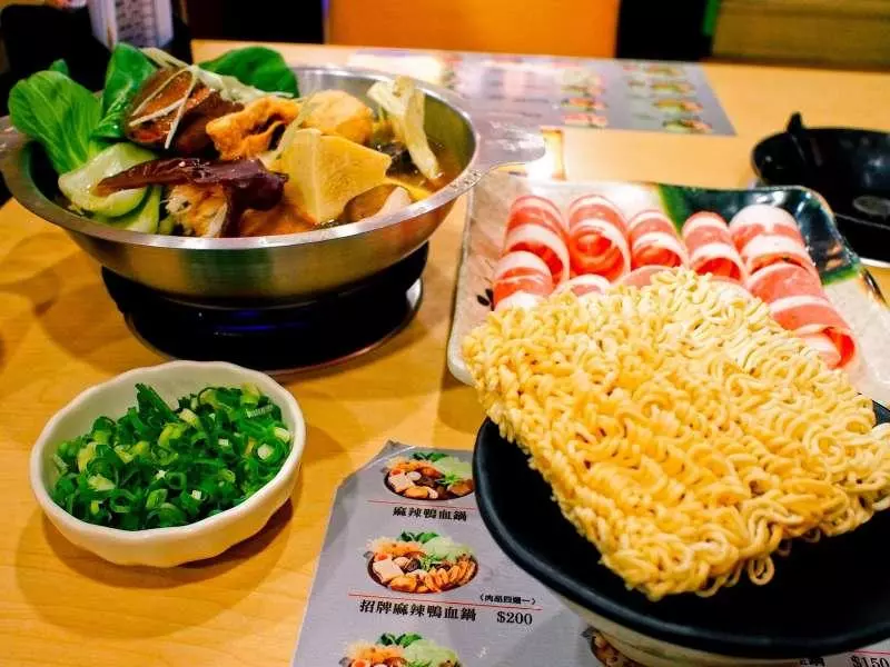 小火鍋「一鍋賣$110」老闆賺什麼?他用一張表揭祕「利潤高得嚇人」難怪還附免費冰淇淋!