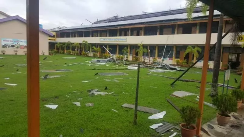 【暴風襲擊Kedah!】吉華國中課室屋頂倒塌,砸中5名學生緊急送院!