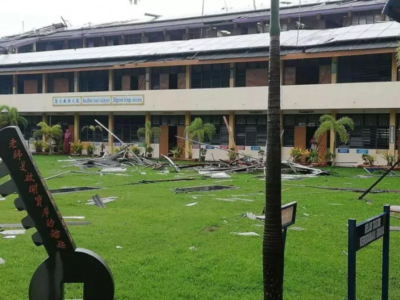 【暴風襲擊Kedah!】吉華國中課室屋頂倒塌,砸中5名學生緊急送院!