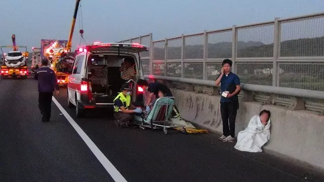 恐怖十車連環撞 孕妻「快救我老公」喚不回人夫