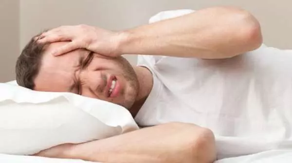 用這些超簡單的「測驗」看看你是不是「健康的人類」,如果「筆」這樣拿,恐怕肩膀有問題了...