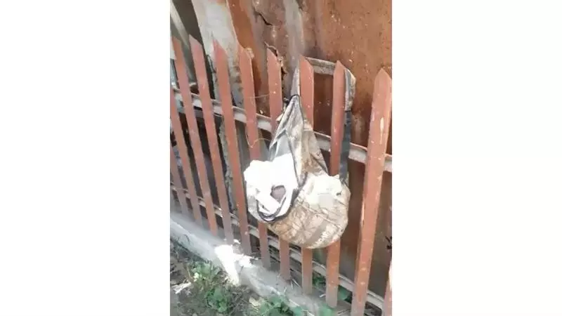 心太狠!棄嬰險被當垃圾 與校服血短褲塞背包 伸蒼白小手求救