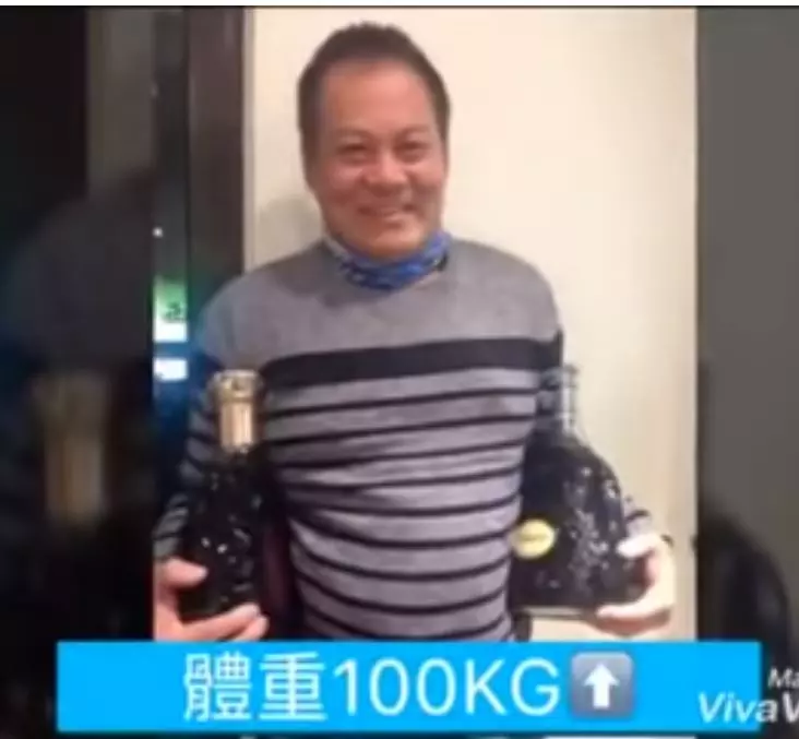 回憶當兵想找昔年同梯!老爸超猛「政戰特遣隊」照網瘋傳… 如今竟還是六塊肌!(影)