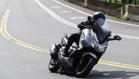 本田發布全球戰略型大踏板摩托車,性能優異,並且配置豐富!