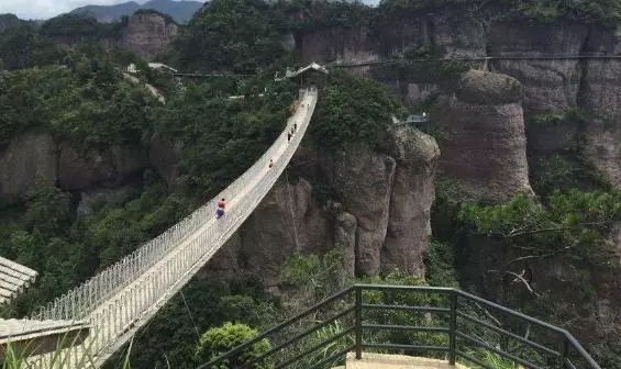 世界最大的自然觀音像,鬼斧神工非人力雕琢,令人感嘆自然的神奇