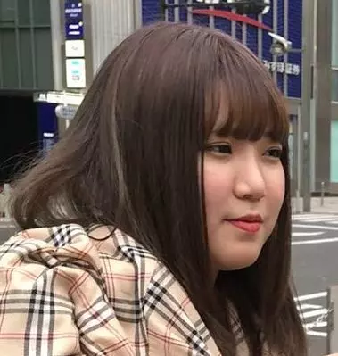 「自拍和他拍能差多大?」櫻花妹一張驚世對比 網友呆住定格3秒:嚇到吃手手